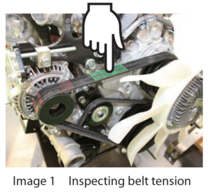 Image 1 　Inspecting belt tension