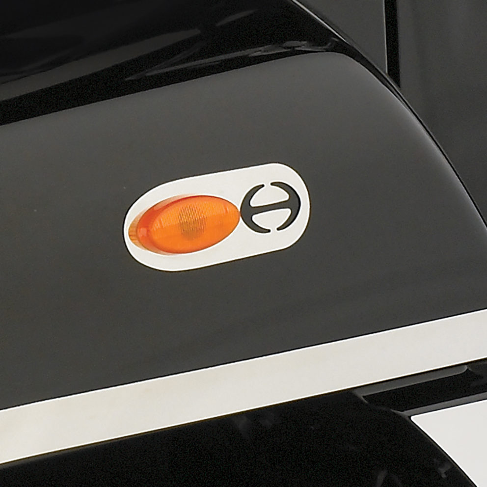 Marking light trim Hino Canada